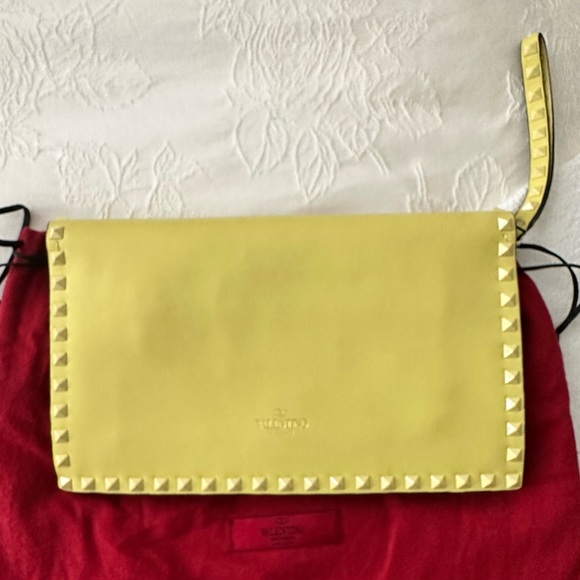 Valentino Clutch - Picture 5 of 15